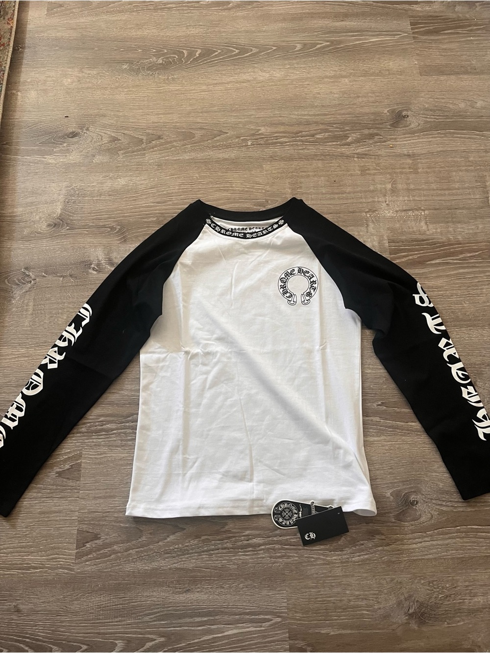mens Black & White Raglan Long-Sleeve Graphic Tee